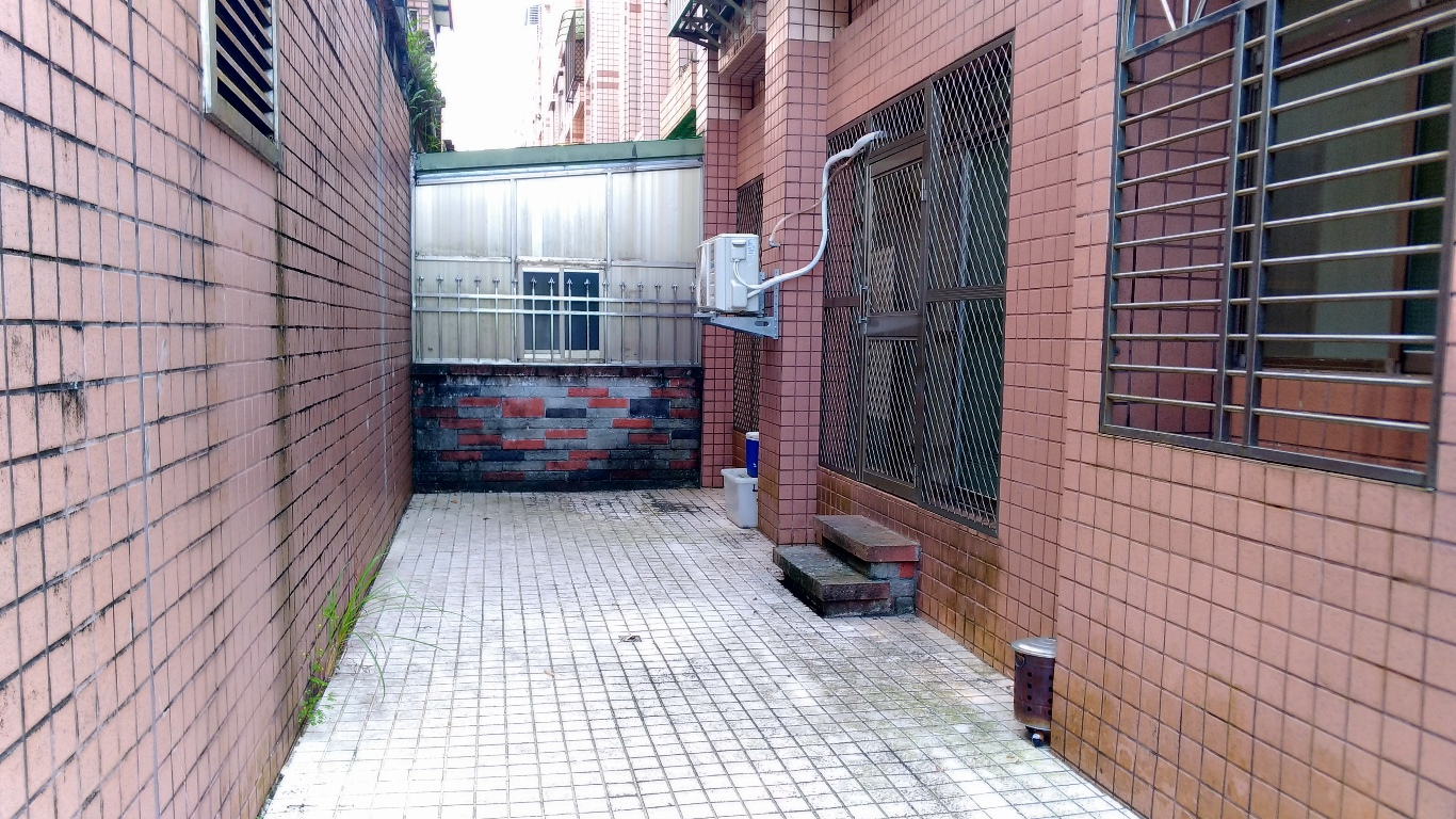 a66fe2a9d657c0b27833a87191daeed3.jpg